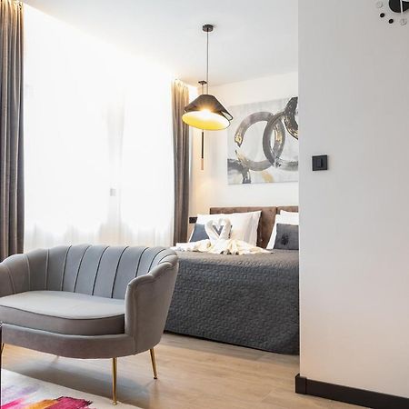 Apartmani Mozart-Centar Virovitica Exteriör bild