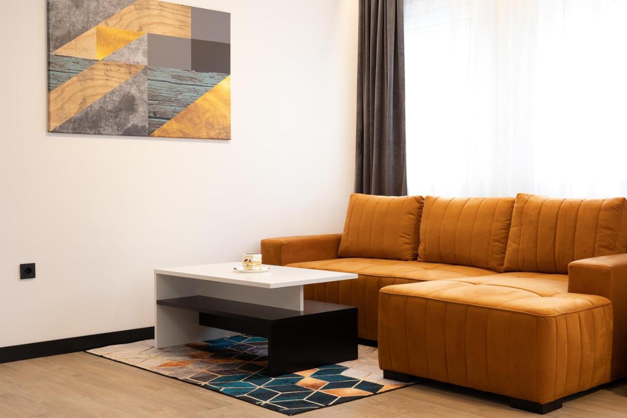 Apartmani Mozart-Centar Virovitica Exteriör bild
