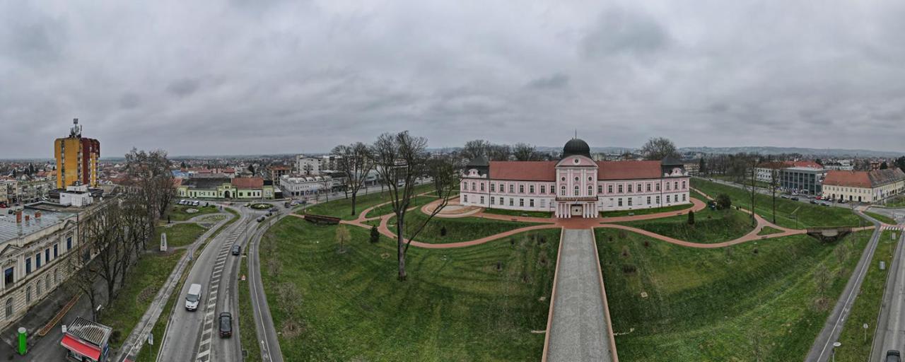 Apartmani Mozart-Centar Virovitica Exteriör bild